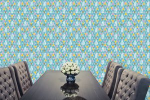 טפט קיר משולשים קטנים בגוונים תכלת, סגול על רקע תכלת