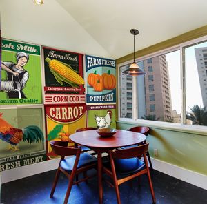 טפט קיר פירסומות וינטג'