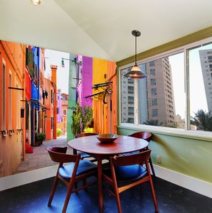 טפט קיר צילום רחוב הבתים הצבעוניים