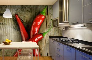 טפט קצת פלפל לא יזיק.... קיר צילום הפלפלים האדומים על לוח עץ בגוון הטבעי.