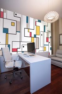 קיר המרובעים הצבעוני על רקע לבן.