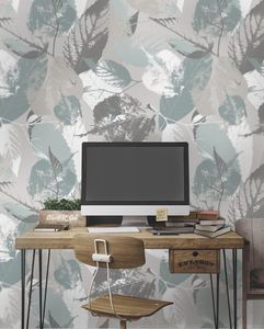 טפט Pattern העלים בגוון אפור, לבן וכחלחלעל רקע אפור.