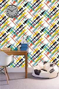 קיר קווים אלכסוניים ומריחות - צבעוני.