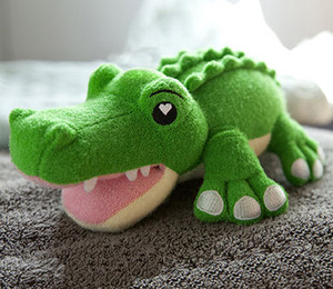 בובה אנטיבקטריאלית תנין M&S