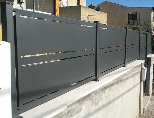 קיט גדר אלומיניום מעוצבת החל מ 262 למטר רץ - מבצע זמני בהחלט לעידוד מכירות חורף! ניתן להתקנה עצמית 