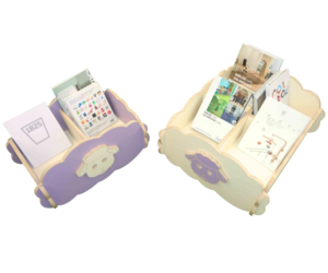 ספרייה נמוכה מותאמת לתינוקות ופעוטות