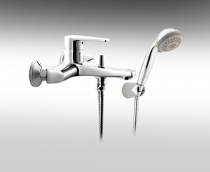 ברז מהקיר לאמבטיה עם מזלף סער 130175 Hamat