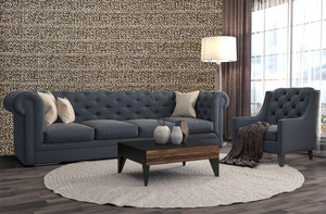 קיר עם הטקסטורה המחוספסת בגוון חום.