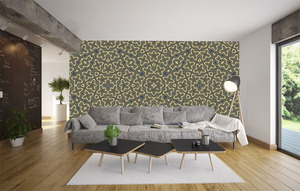 קיר ה PATTERNS בגוון החום והבג' עם נגיעות בכחול.