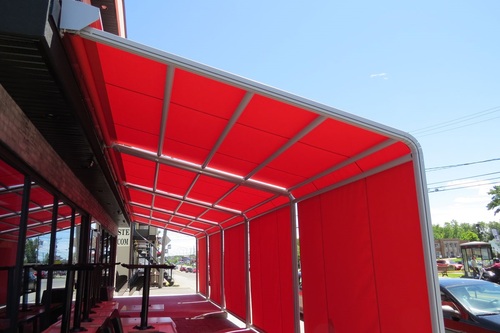 פרגולה חשמלית מדגם: סוכך מסילות קשתי הכולל שלדת אלומיניום איכותית , בד דראלון אקרילי ספרדי או PVC איכותי ומנוע מתקדם