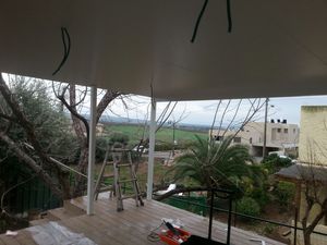 סגירת מרפסת משלבת חלונות