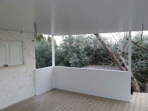 סגירת מרפסת משלבת חלונות