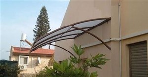 גגון כניסה / גגון גשם / גגון מעוצב מדגם: קשת - שלדת אלומיניום עגולה וכיסוי PVC בצבעים מוגן U/V 