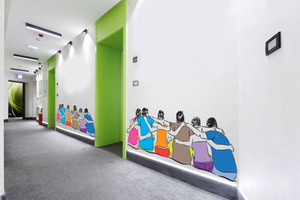 טפט קיר איור האנשים מחובקים.	