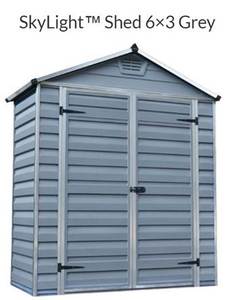 מחסן גינה אפור דגם סקיילייט 6*3 במידה : רוחב 184.2 ס"מ, עומק 90.2 ס"מ, גובה 174-217 ס"מ - עשוי פוליקרבונט 10 שנות אחריות יצרן 