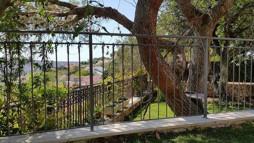 מעקות ברזל - לחוץ הבית