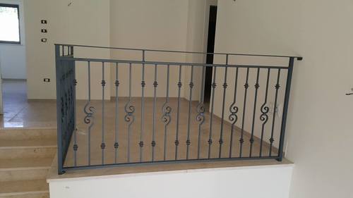 מעקות ברזל - פנים הבית 