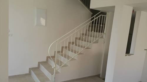 מעקות ברזל - פנים הבית 