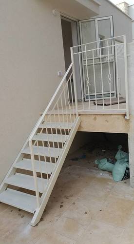 מעקות ברזל - פנים הבית 