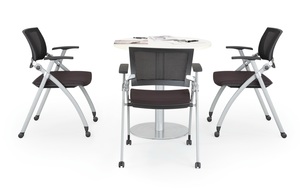 ויגו אורח שחור מושב מרופד בד גב רשת ידיות PP על גלגלים שלד לבן (מוקא) מיליון כסאות