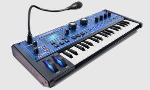 סינטיסייזר Novation MiniNova