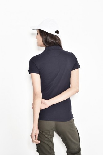 פולו מכופתרת