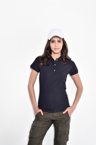 פולו מכופתרת