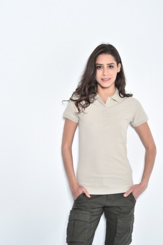 פולו מכופתרת