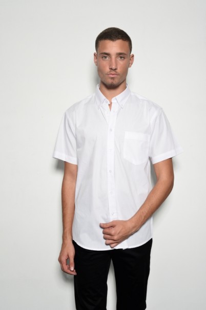 חולצה קלאסית לבנה