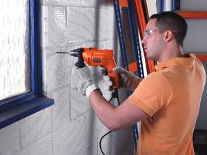 מקדחה רוטטת + תיק עם 40 אביזרים Black+Decker