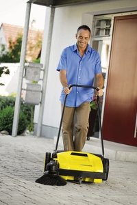 מטאטא מכני לניקוי חיצוני S750 Karcher