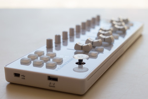 קונטרולר שליטה i-Controls ICON