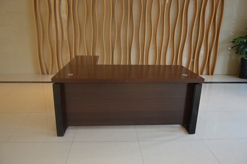 שולחן מנהלים כולל שלוחה - דגם נקסוס