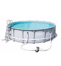 בריכה ביתית