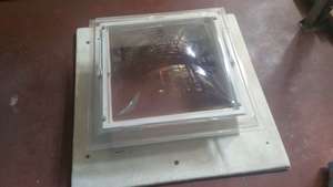 מוצר מציאון - חלון גג שטוח -  מלוכלך - יד 2 - פנים 60*60 והחוץ 100*100 ס"מ 