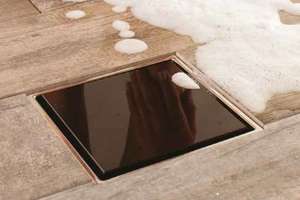 כיסוי לתעלת ניקוז "סמארט" מסוג זכוכית שחורה 15X15 ס"מ Pestan