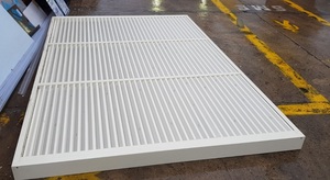 מהמציאון : פרגולת אלומיניום יוקרתית מתצוגה כחדשה, גוון קרם 1013 , מידות 300*200 ס"מ כולל רגליים או מוטות תלייה ( 5000 שח במקום 10000 שח ) 