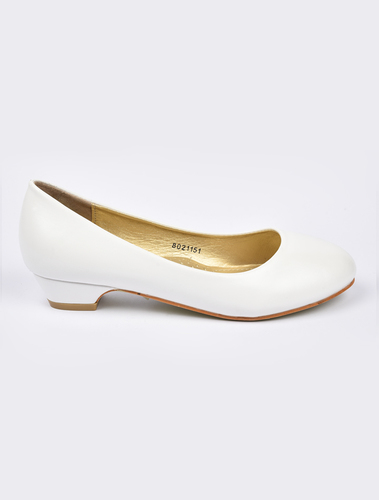 נעל עקב חלקה