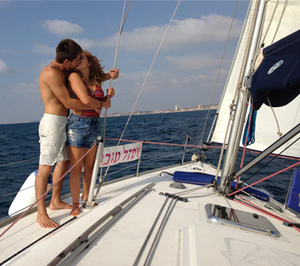 שייט זוגי ביאכטה למשך שעה
