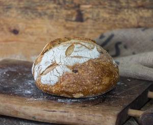 לחם בצל בתיבול פלפל שחור, לחם שאור ממחמצת טבעית