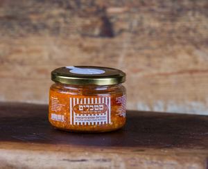 מטבל עגבניות שמש וקוביות בולגרית