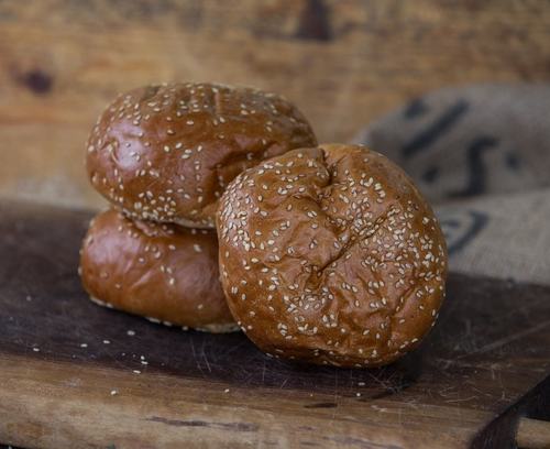 חבילת 5 לחמניות המבורגר בציפוי שומשום