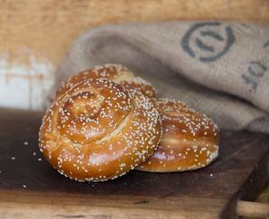 חלית עגולה לשבת עם שומשום (ימי שישי)