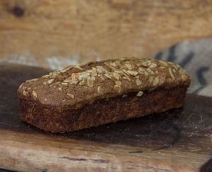 עוגה בחושה של תפוחי עץ בליקר קלבדוס