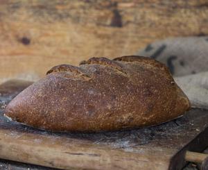 לחם חיטה מלאה 100% ואגוזים, לחם שאור ממחמצת טבעית