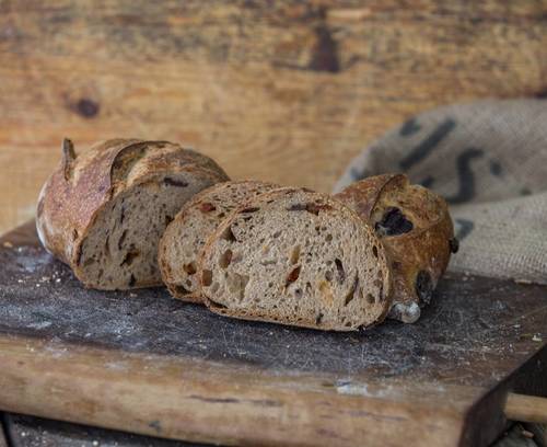 לחם זיתי קלמטה ועגבניות מיובשות, לחם שאור ממחמצת טבעית