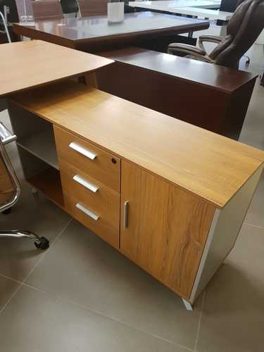 סינרגיה מערכת מנהל כולל קושרת ושלוחה ניידת צבע עץ טבעי רגל מעוצבת 160 סמ