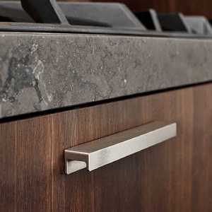 ידית 43762 - 320 מ"מ ניקל מט מלוטש Station