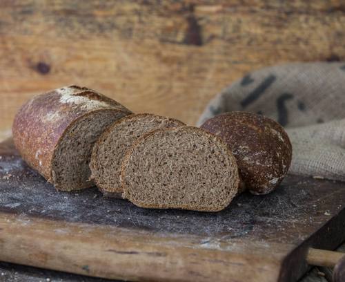 לחם שיפון קל ממחמצת שיפון עם סיבים תזונתיים