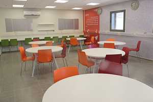 טפט ויניל ומדבקת לוח מחיק בי"ס יצחק שמיר פ"ת